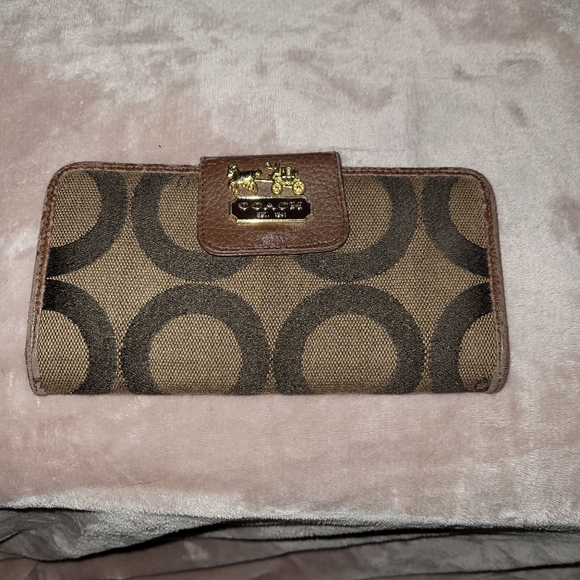 Coach Wallet - Picture 1 of 3